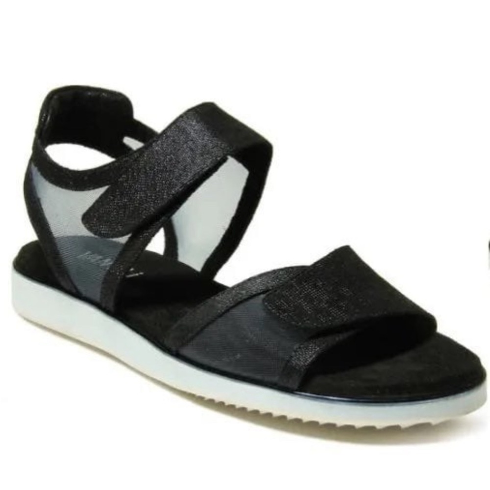 Vaneli Eber women Sandals  size 6.